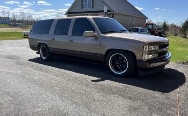 Chevrolet-Suburban-1994-SUV-1