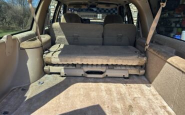 Chevrolet-Suburban-1994-SUV-12