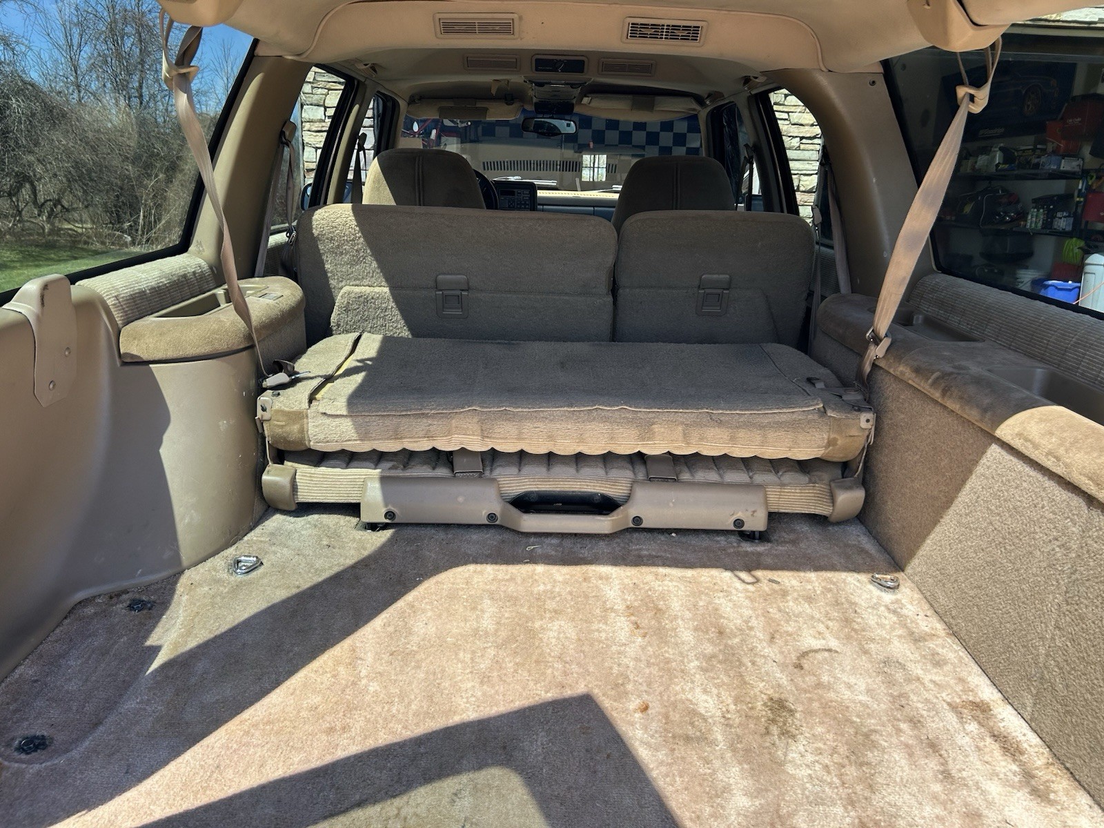 Chevrolet-Suburban-1994-SUV-12