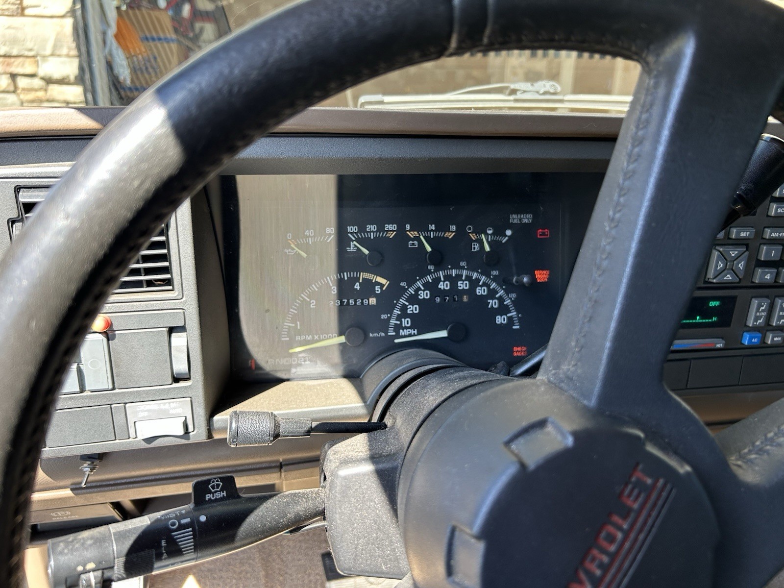 Chevrolet-Suburban-1994-SUV-13