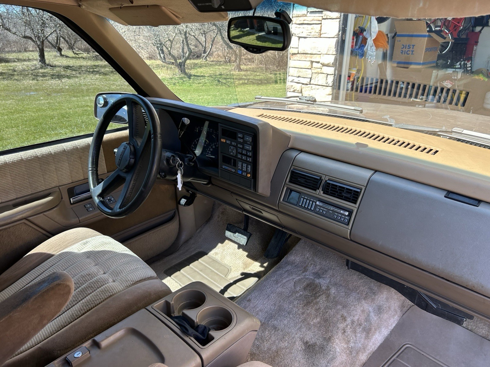 Chevrolet-Suburban-1994-SUV-5