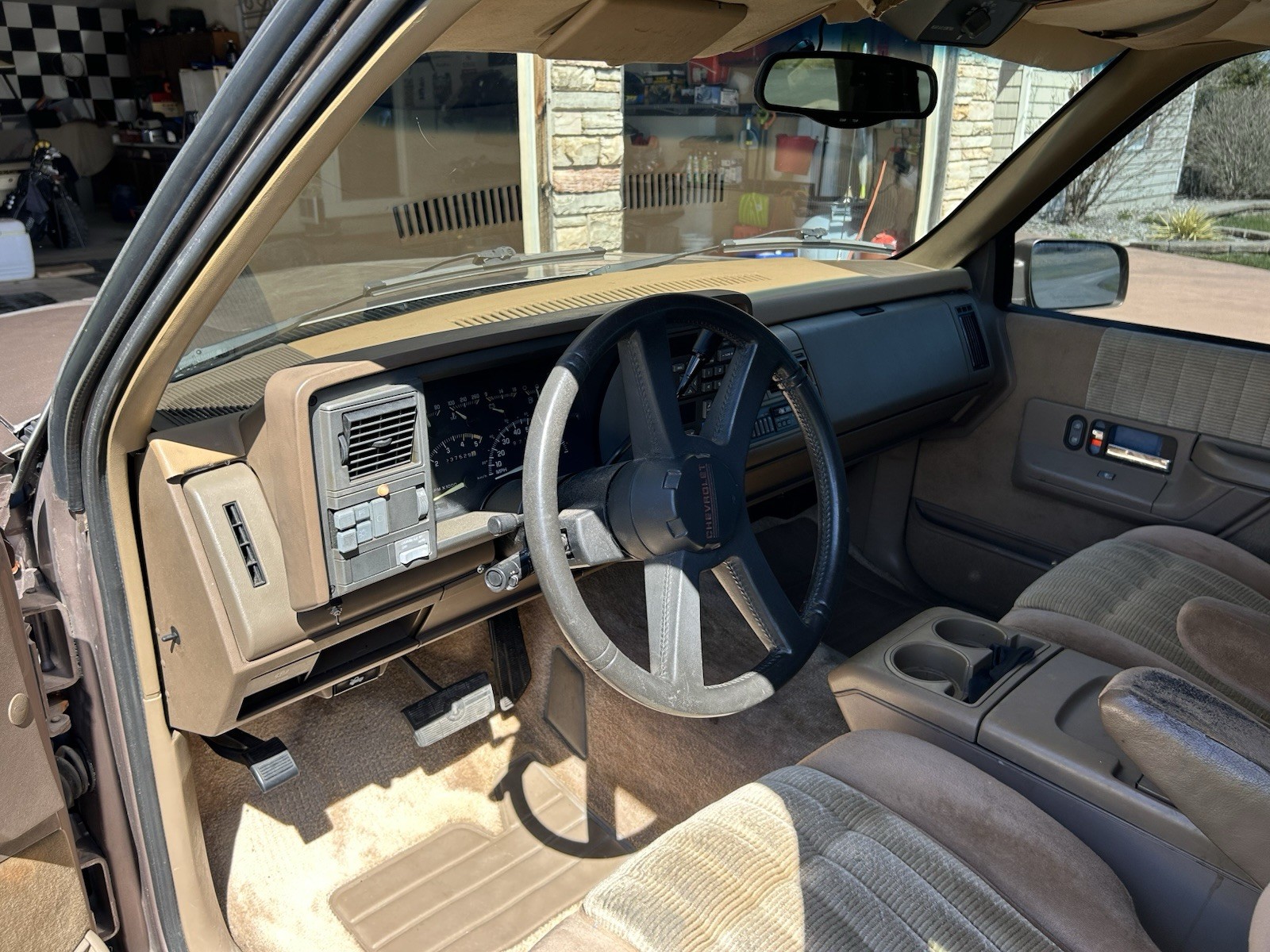 Chevrolet-Suburban-1994-SUV-6