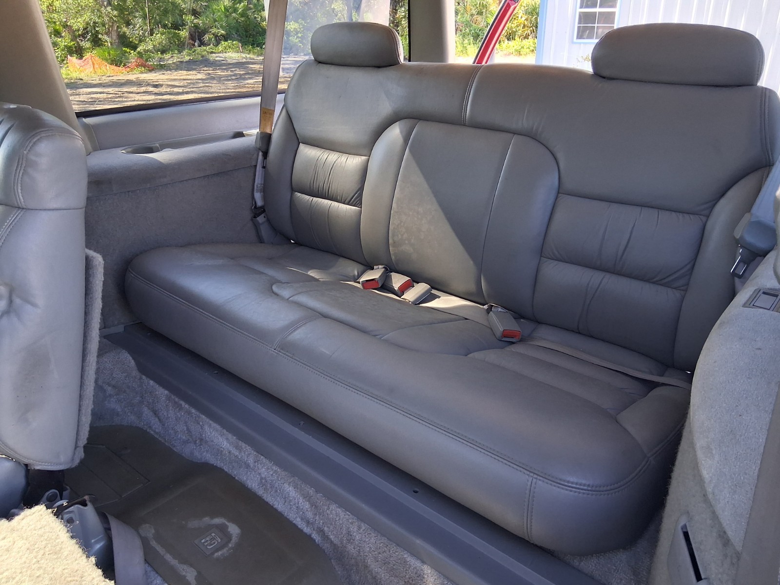 Chevrolet-Suburban-1995-SUV-10