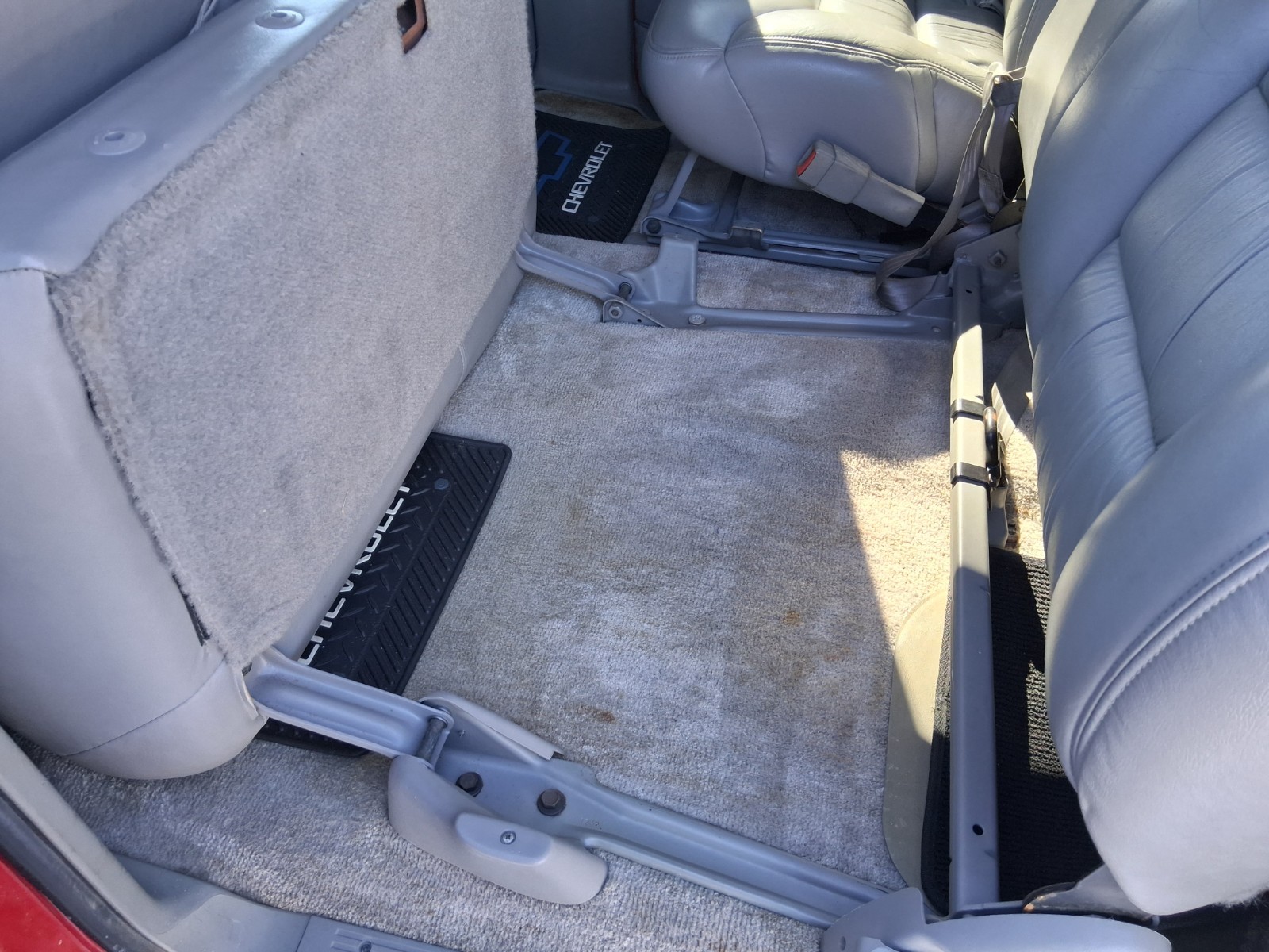 Chevrolet-Suburban-1995-SUV-14