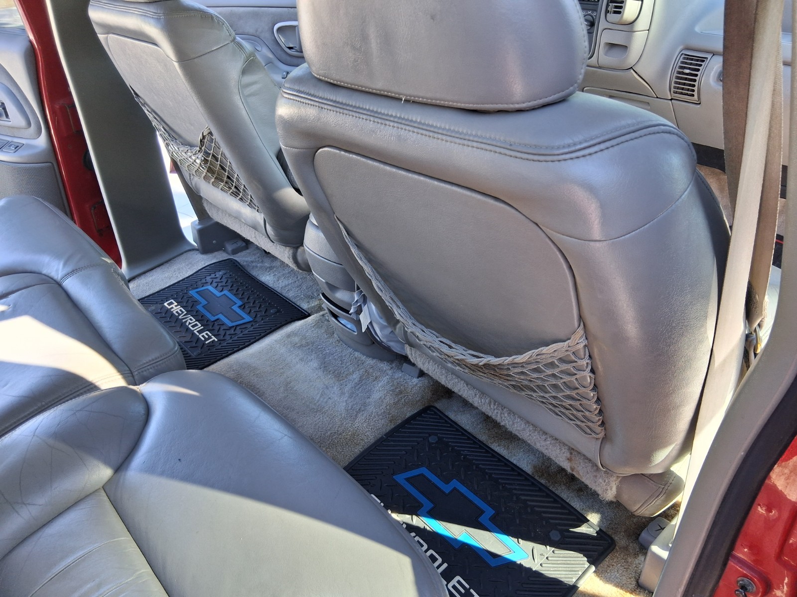 Chevrolet-Suburban-1995-SUV-26