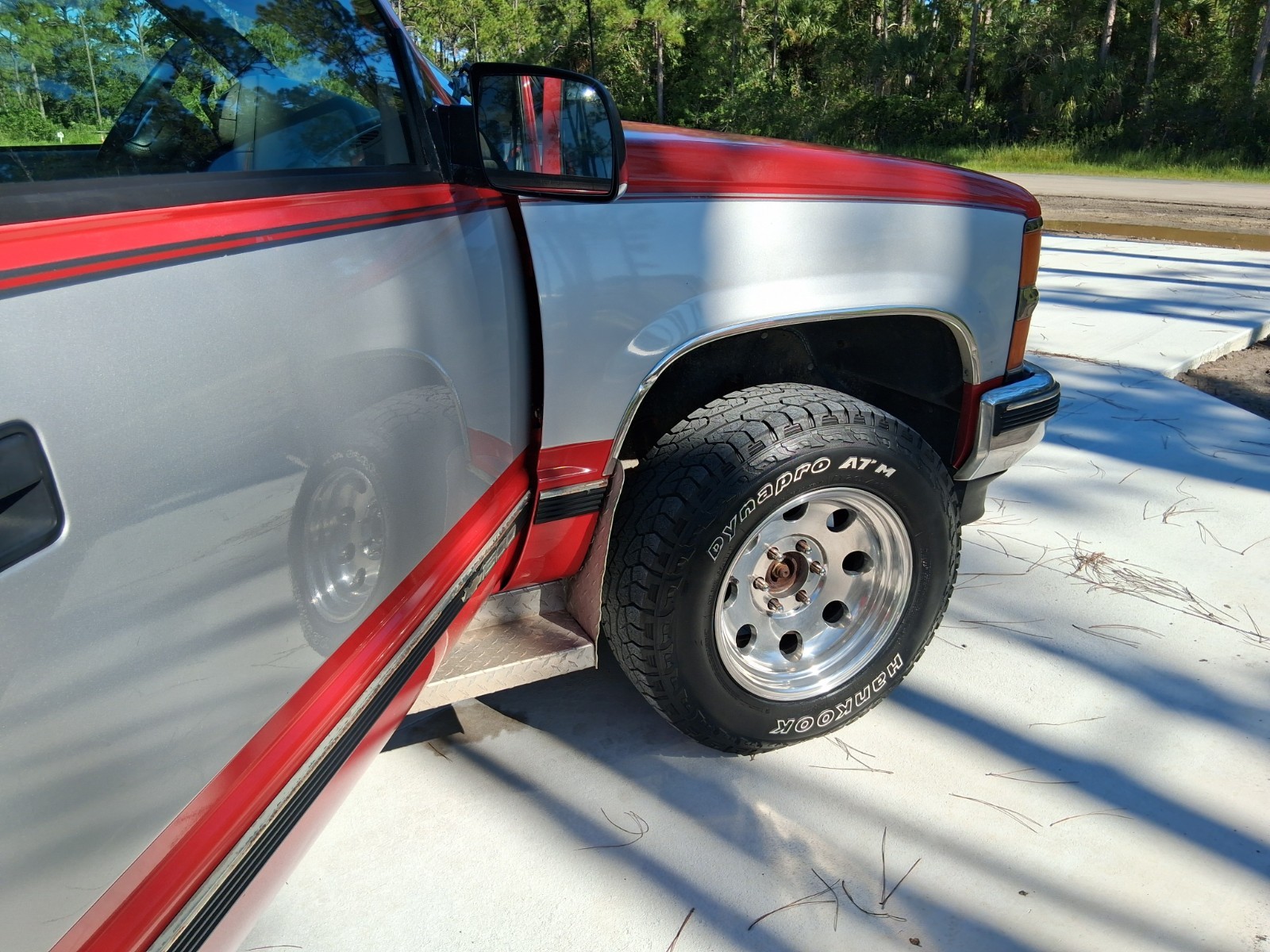 Chevrolet-Suburban-1995-SUV-27