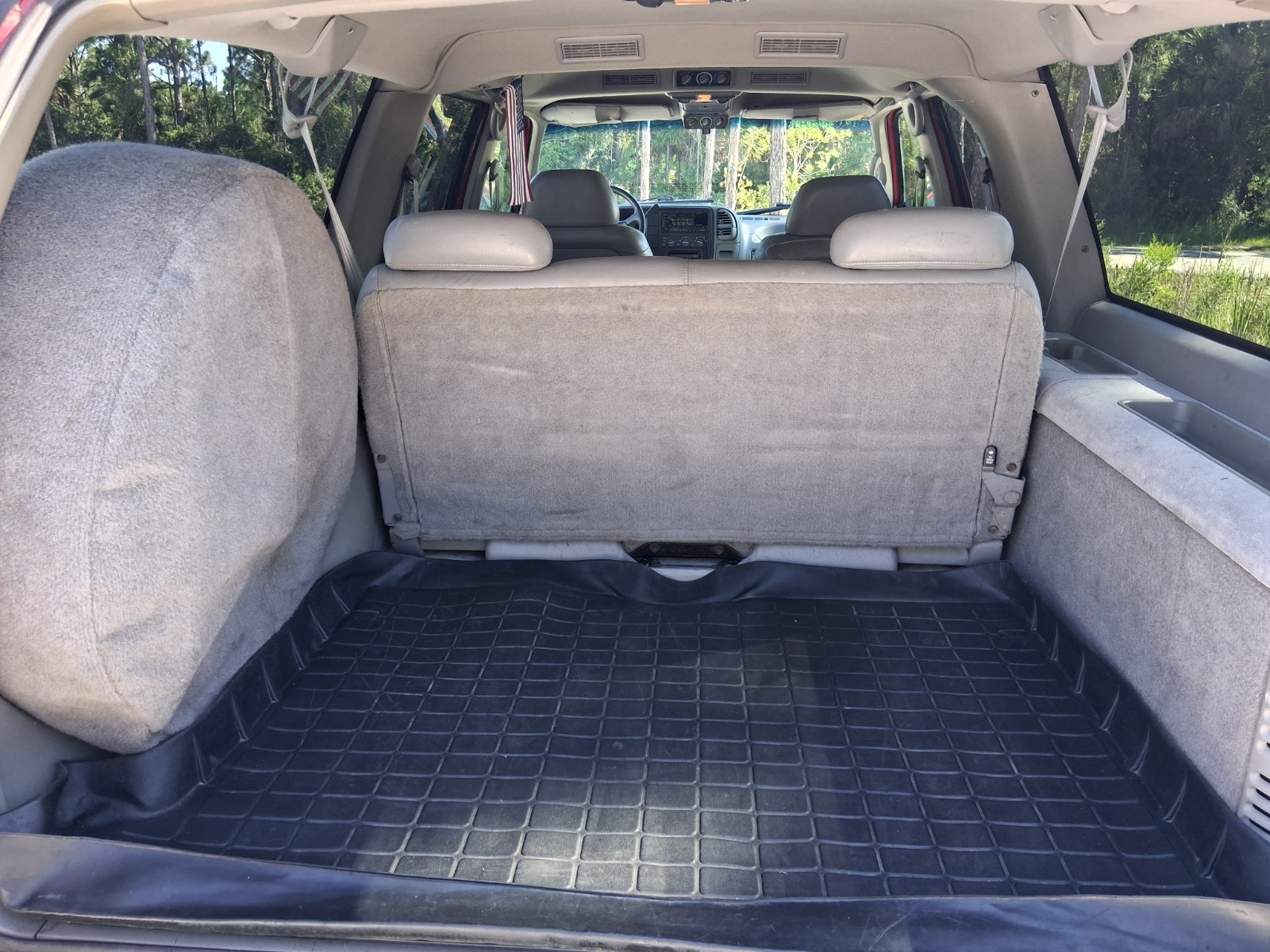 Chevrolet-Suburban-1995-SUV-9