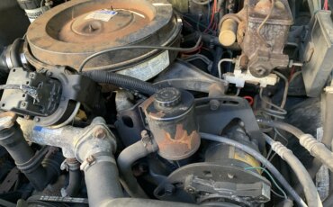 Chevrolet-Suburban-2wd-1991-Red-Gray-20