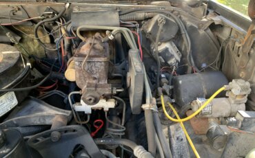 Chevrolet-Suburban-2wd-1991-Red-Gray-21