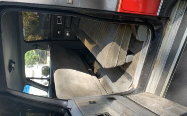 Chevrolet-Suburban-2wd-1991-Red-Gray-27