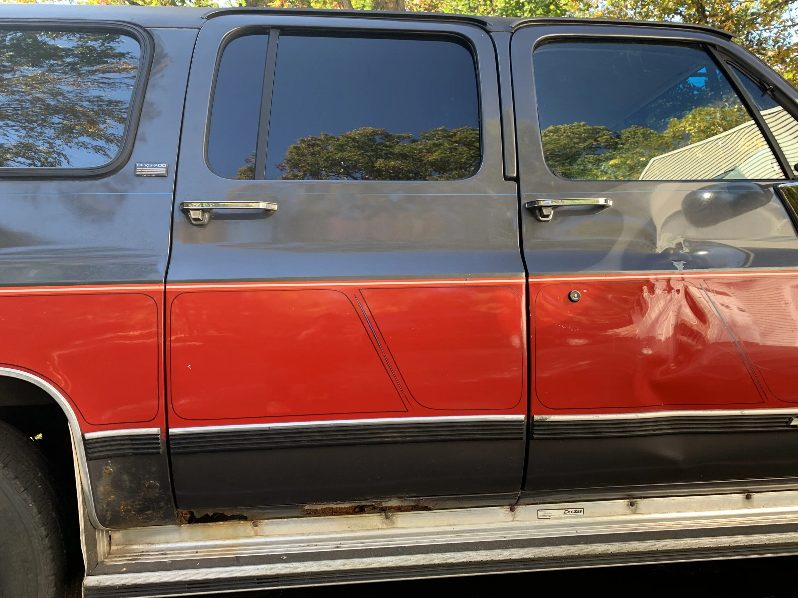 Chevrolet-Suburban-2wd-1991-Red-Gray-31