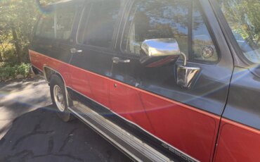 Chevrolet-Suburban-2wd-1991-Red-Gray-32