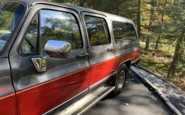 Chevrolet-Suburban-2wd-1991-Red-Gray-33