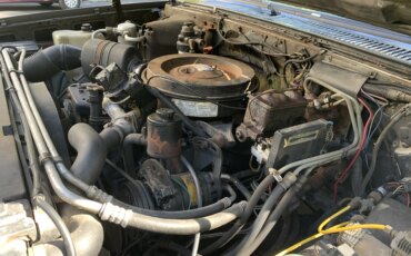 Chevrolet-Suburban-2wd-1991-Red-Gray-36