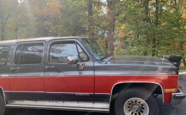 Chevrolet-Suburban-2wd-1991-Red-Gray