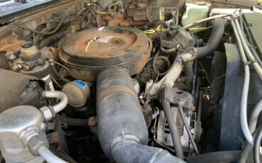 Chevrolet-Suburban-2wd-1991-Red-Gray-4