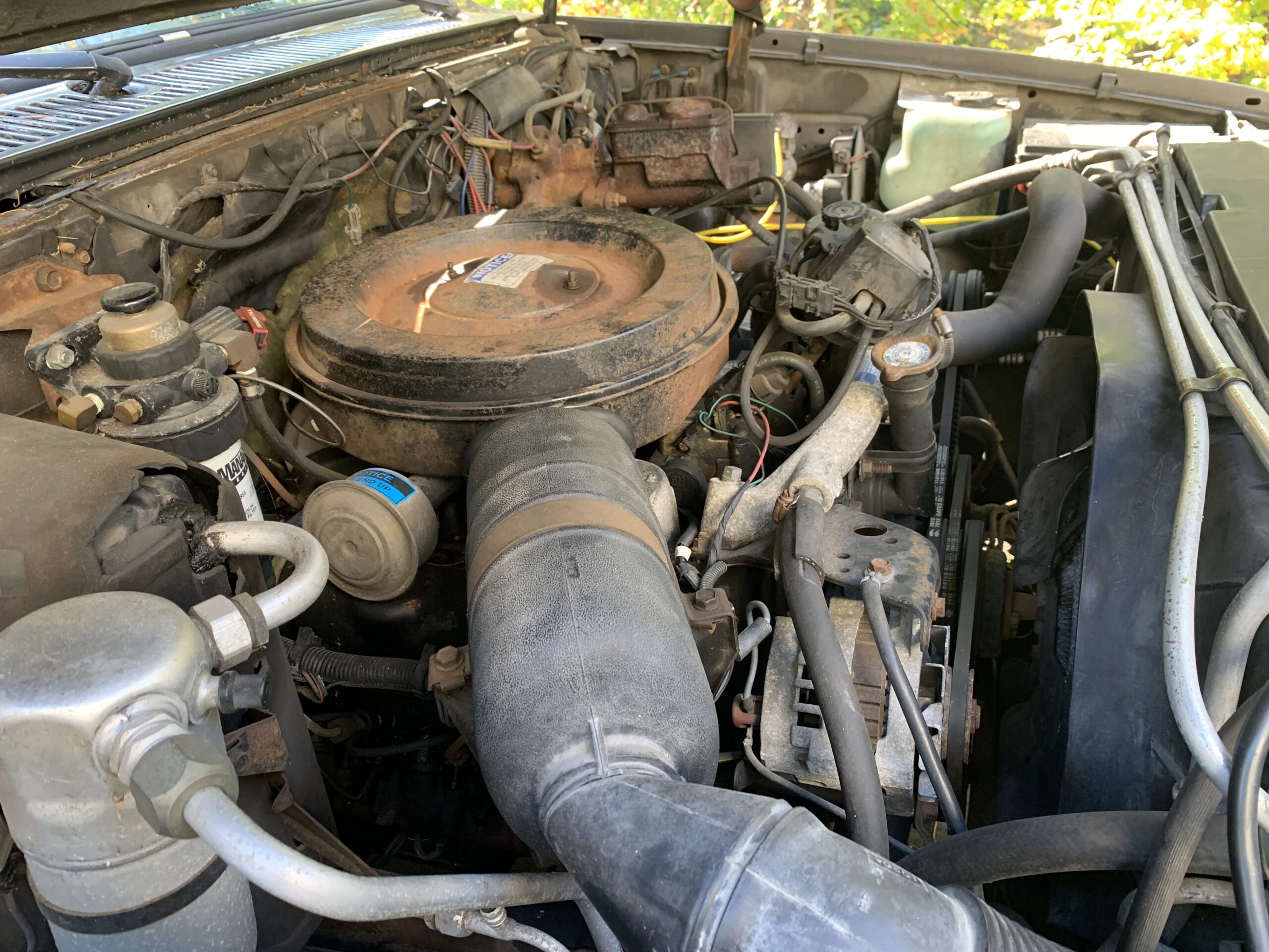 Chevrolet-Suburban-2wd-1991-Red-Gray-4