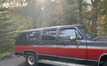 Chevrolet-Suburban-2wd-1991-Red-Gray-6