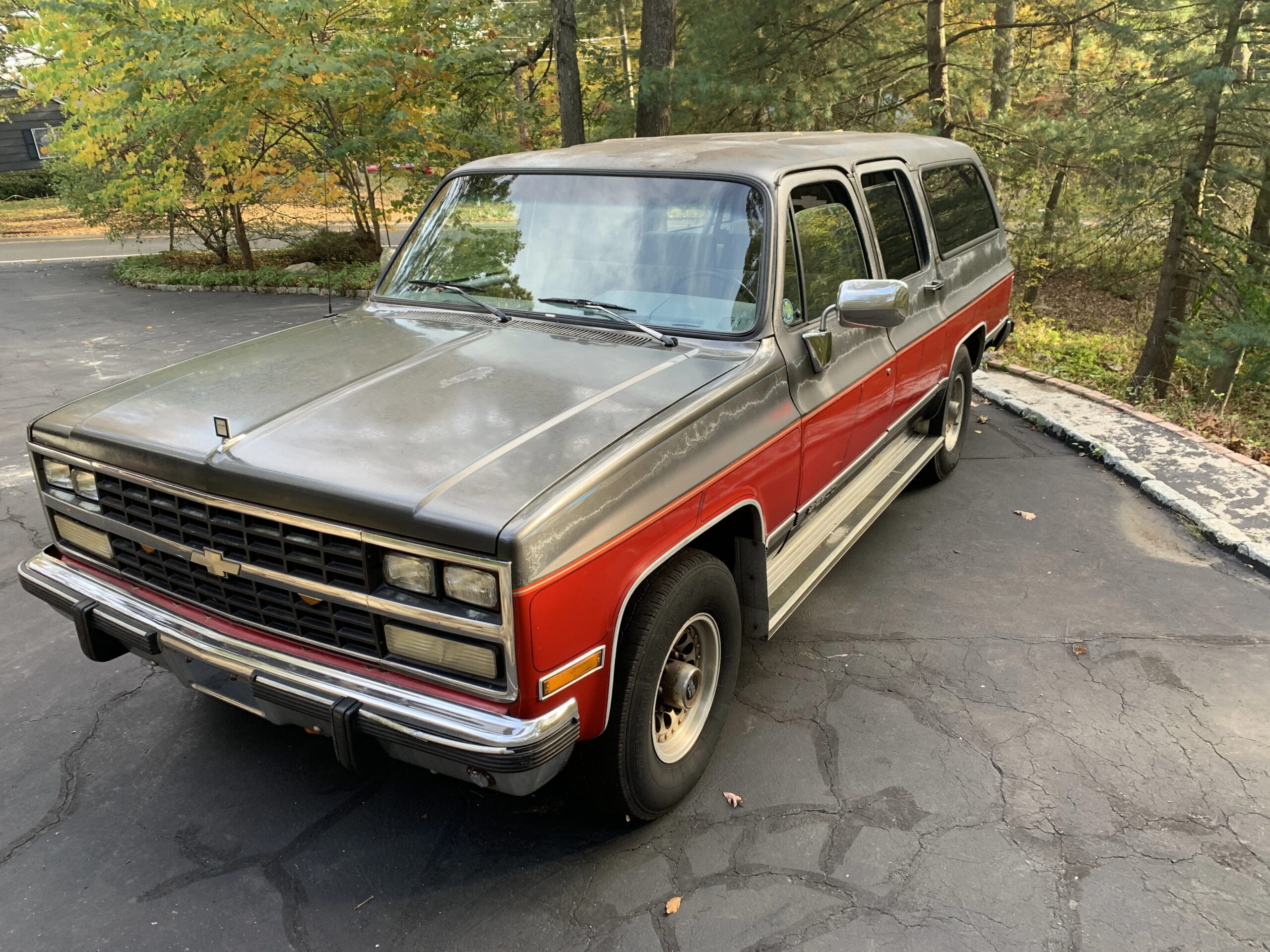 Chevrolet-Suburban-2wd-1991-Red-Gray-7