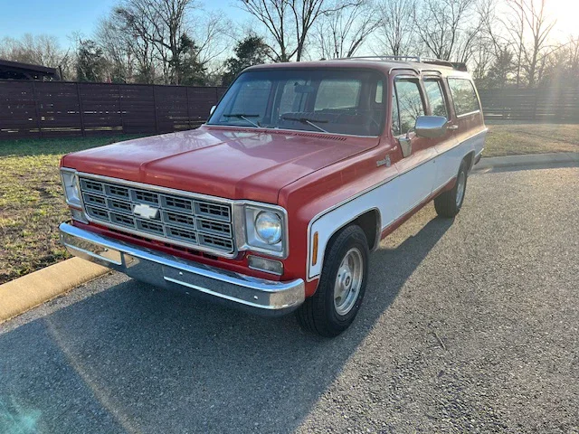 Chevrolet-Suburban-2wd-2500-1978-Red-Red-1