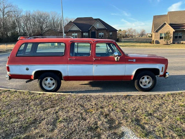 Chevrolet-Suburban-2wd-2500-1978-Red-Red-11