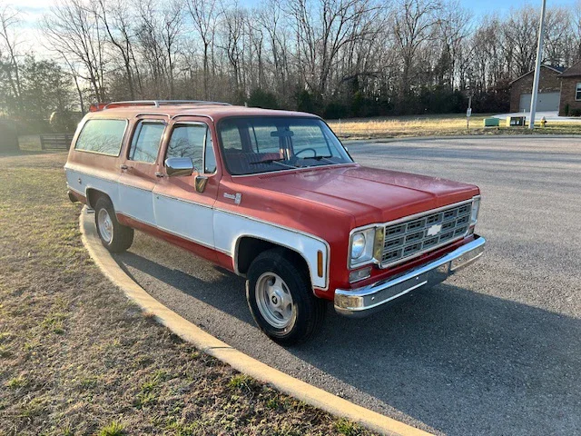 Chevrolet-Suburban-2wd-2500-1978-Red-Red-2
