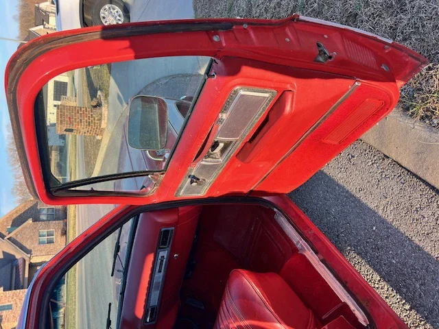 Chevrolet-Suburban-2wd-2500-1978-Red-Red-23