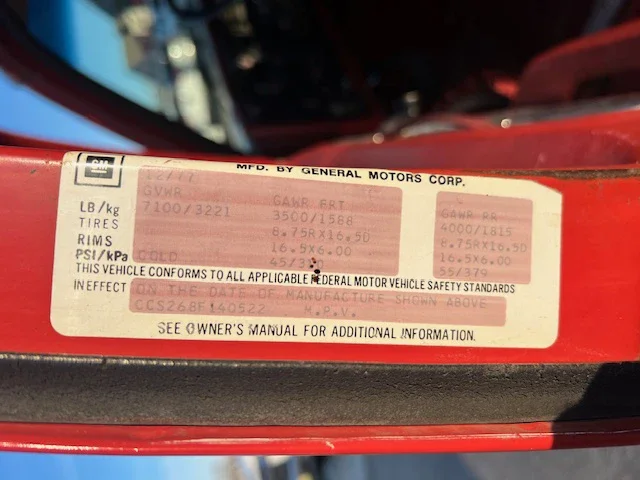 Chevrolet-Suburban-2wd-2500-1978-Red-Red-24