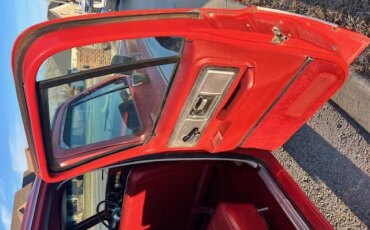 Chevrolet-Suburban-2wd-2500-1978-Red-Red-4