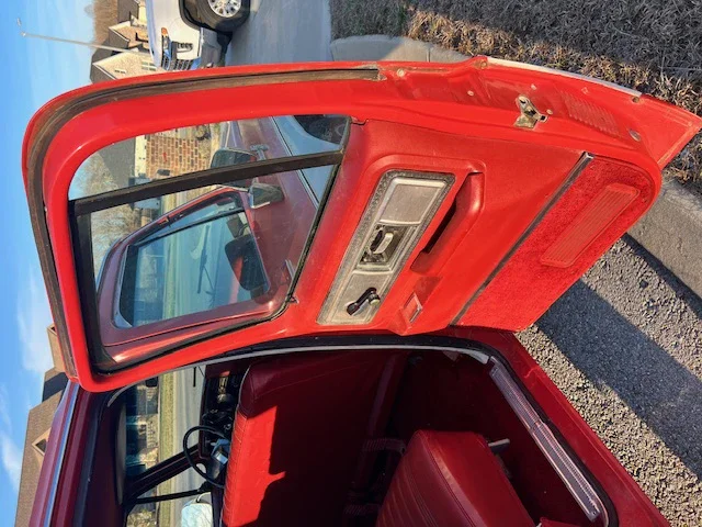 Chevrolet-Suburban-2wd-2500-1978-Red-Red-4