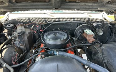 Chevrolet-Suburban-4wd-1973-White-Blue-6