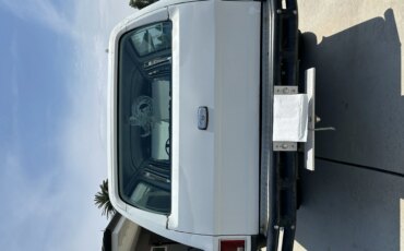 Chevrolet-Suburban-4wd-1973-White-Blue-9