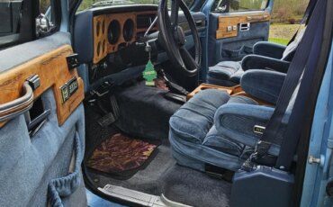 Chevrolet-Suburban-4wd-1991-Blue-13