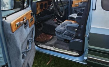 Chevrolet-Suburban-4wd-1991-Blue-14