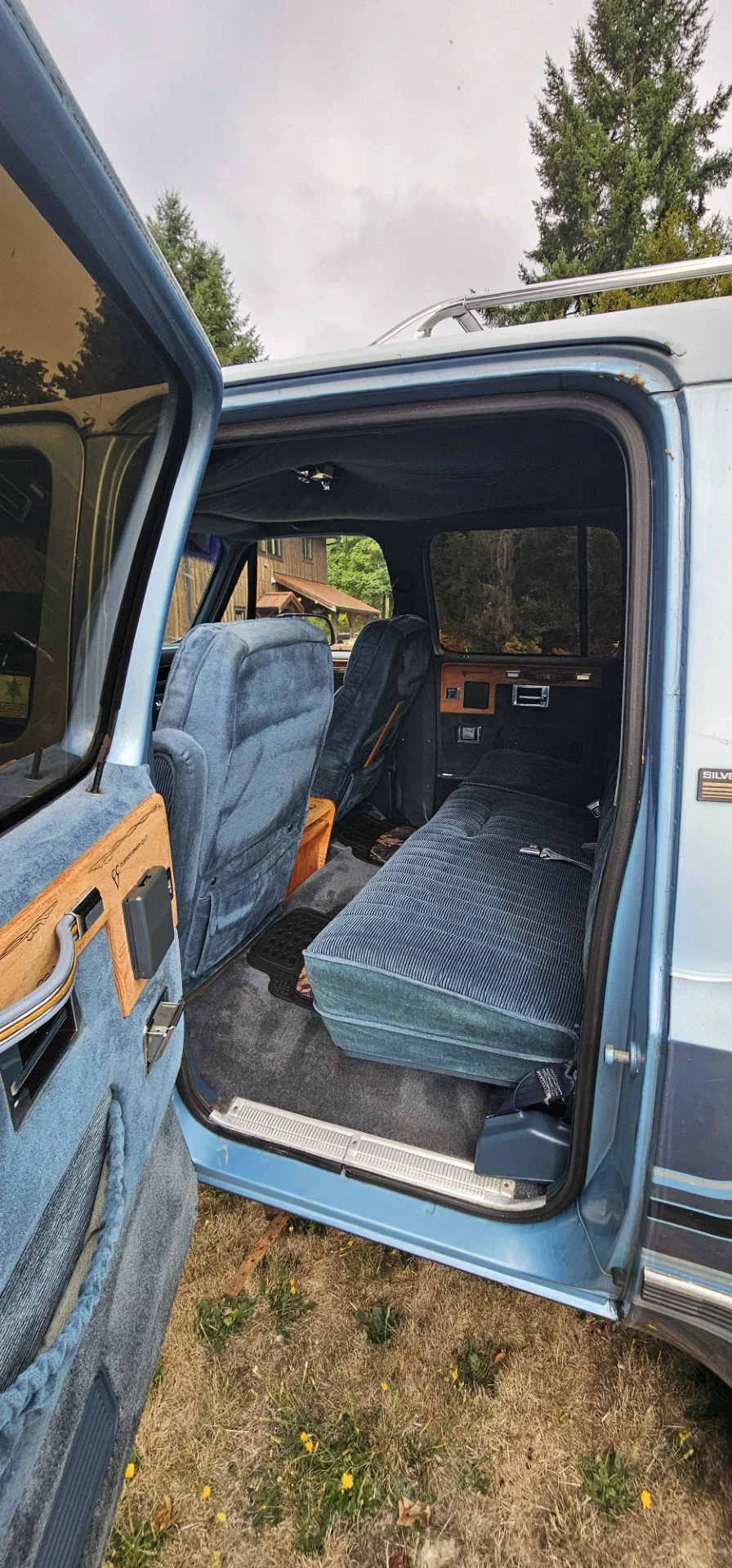 Chevrolet-Suburban-4wd-1991-Blue-17