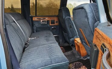 Chevrolet-Suburban-4wd-1991-Blue-8