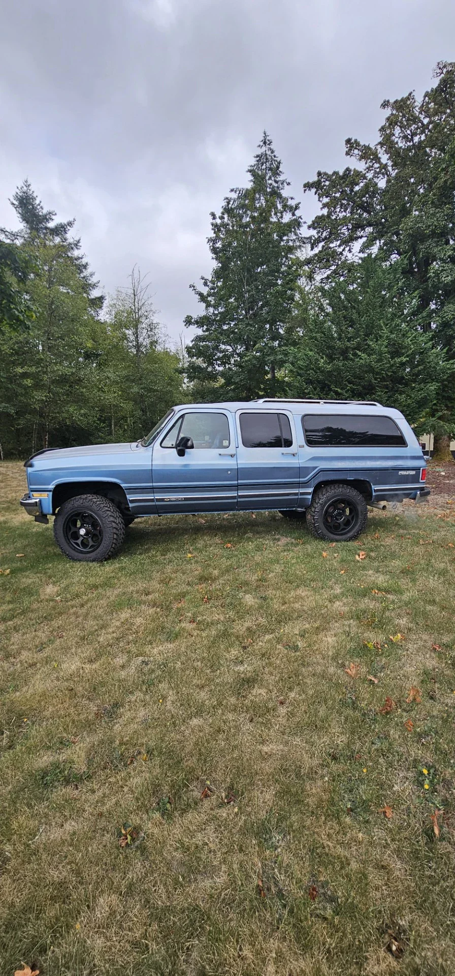 Chevrolet-Suburban-4wd-1991-Blue