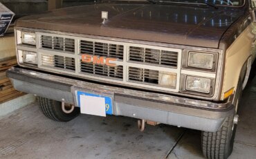 Chevrolet-Suburban-4wd-2500-1984-Tan-Tan-6
