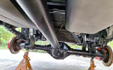 Chevrolet-Suburban-4wd-2500-1987-Black-Gray-14