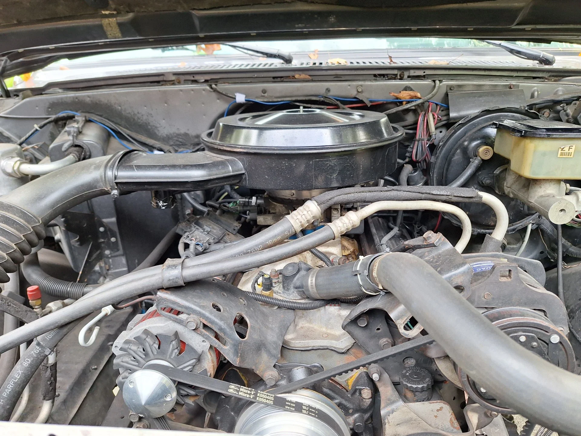 Chevrolet-Suburban-4wd-2500-1987-Black-Gray-16