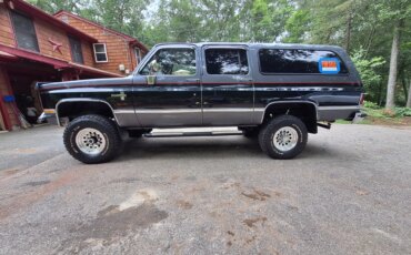 Chevrolet-Suburban-4wd-2500-1987-Black-Gray-17