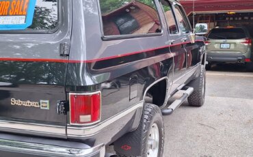 Chevrolet-Suburban-4wd-2500-1987-Black-Gray-3