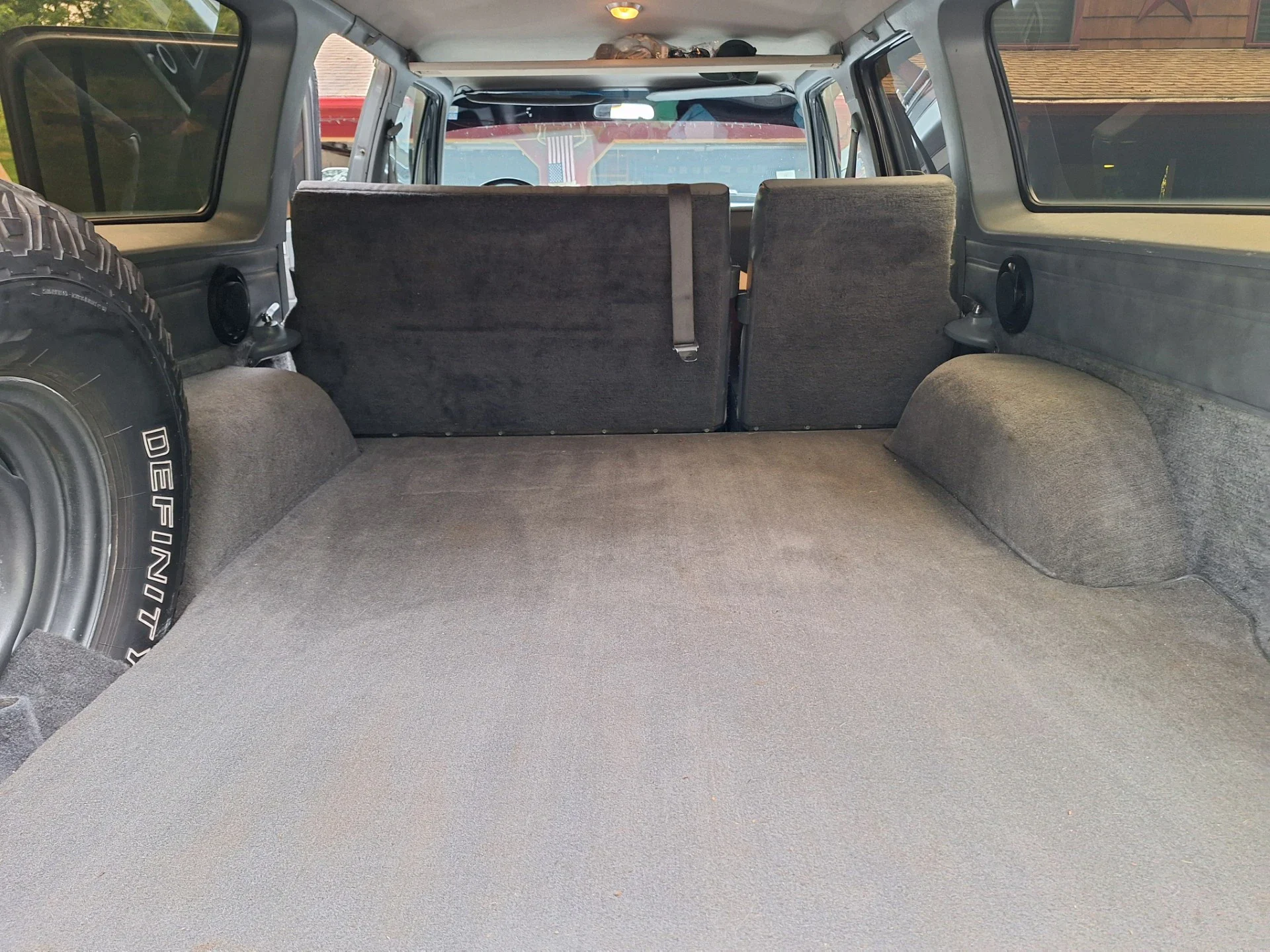 Chevrolet-Suburban-4wd-2500-1987-Black-Gray-8
