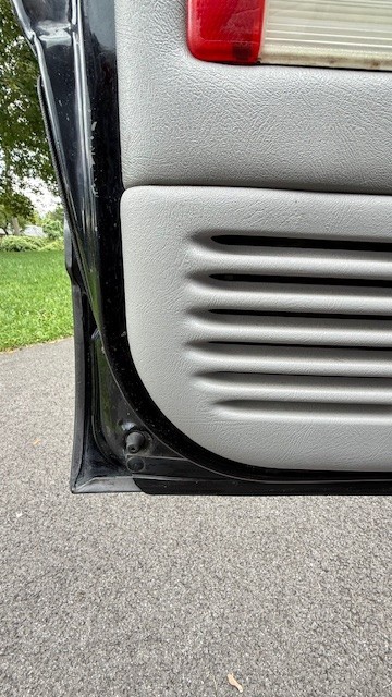 Chevrolet-Tahoe-1996-SUV-13