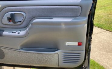 Chevrolet-Tahoe-1996-SUV-17