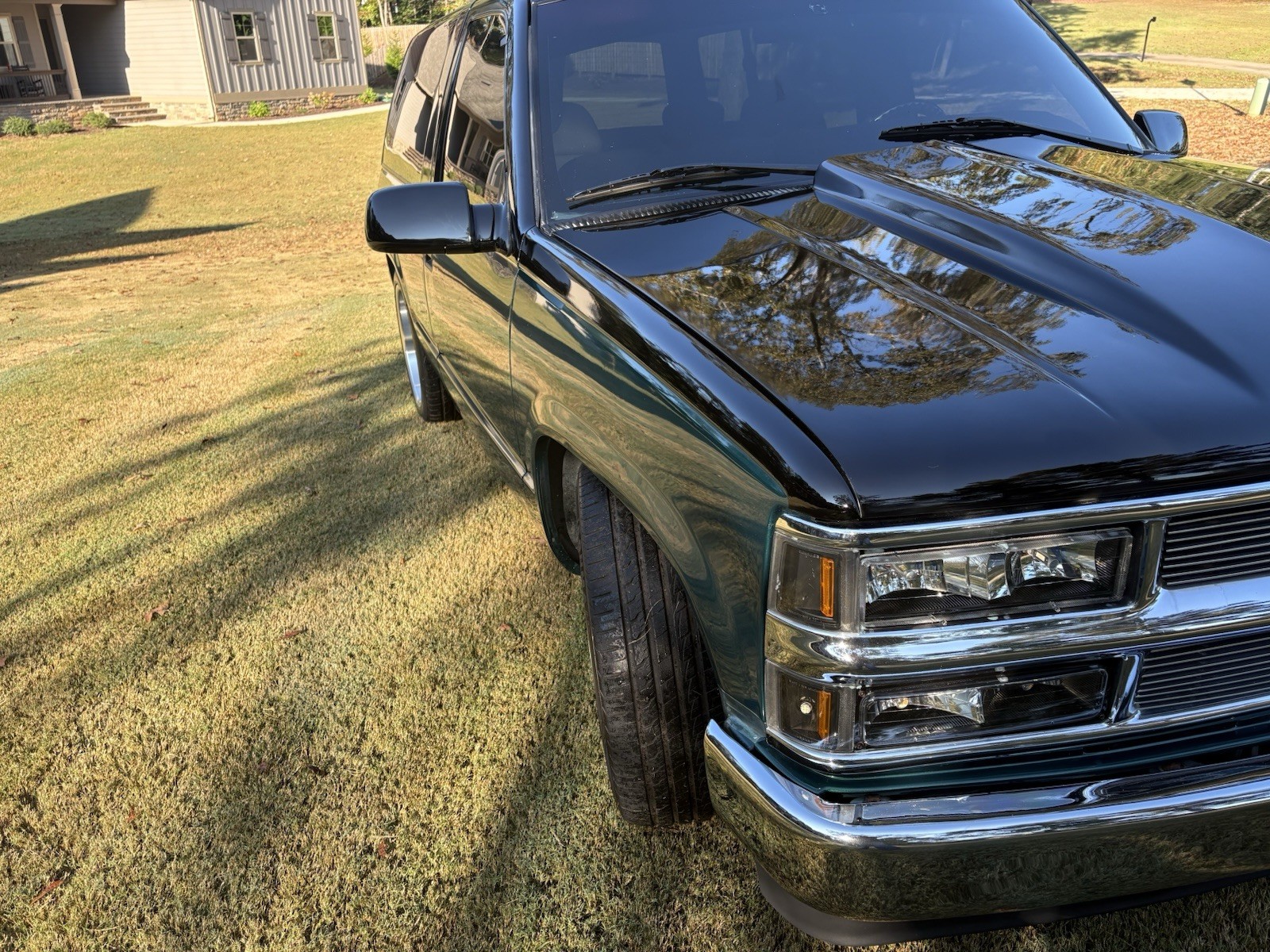 Chevrolet-Tahoe-1996-SUV-2