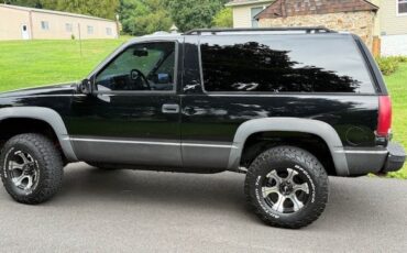Chevrolet-Tahoe-1996-SUV-2