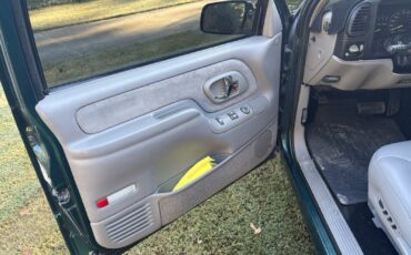 Chevrolet-Tahoe-1996-SUV-8