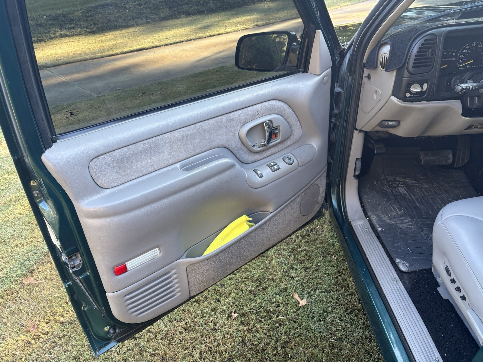 Chevrolet-Tahoe-1996-SUV-8