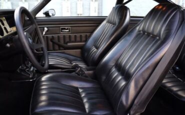 Chevrolet-Vega-1975-22
